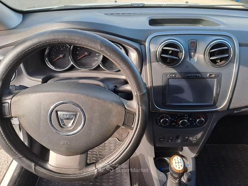 Usata Dacia Sandero 90 CV (66 kW) 2016 Berlina