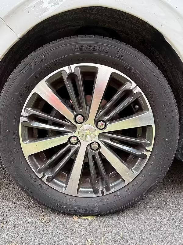 Usata Peugeot 208 Allure 110 CV (80 kW) 2016 Bianco Utilitaria