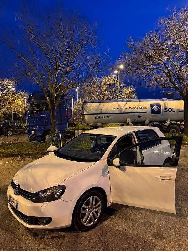Usata VW Golf VI Highline 110 CV (80 kW) 2010 Bianco Utilitaria