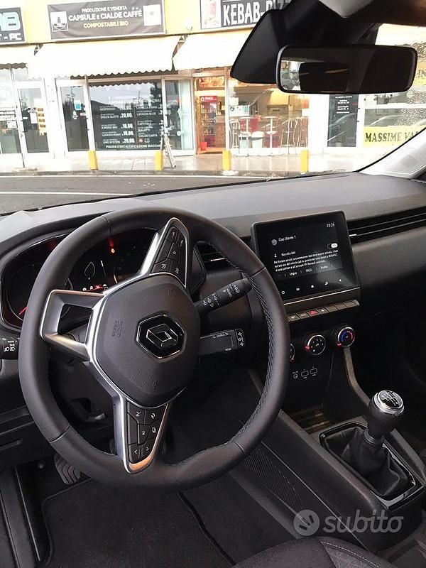 Usata Renault Clio V 100 CV (73 kW) 2021 Grigio Utilitaria