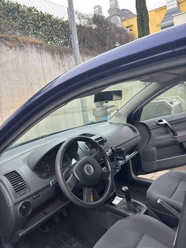 Usado VW Polo 75 CV (55 kW) 2004 Azul Utilitario