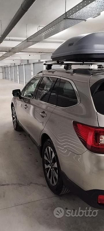 Usata Subaru Outback Style 150 CV (110 kW) 2015 Beige Station wagon