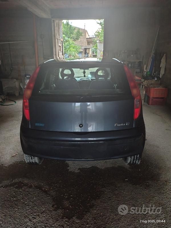 Usata Fiat Punto 2001 Blu Utilitaria