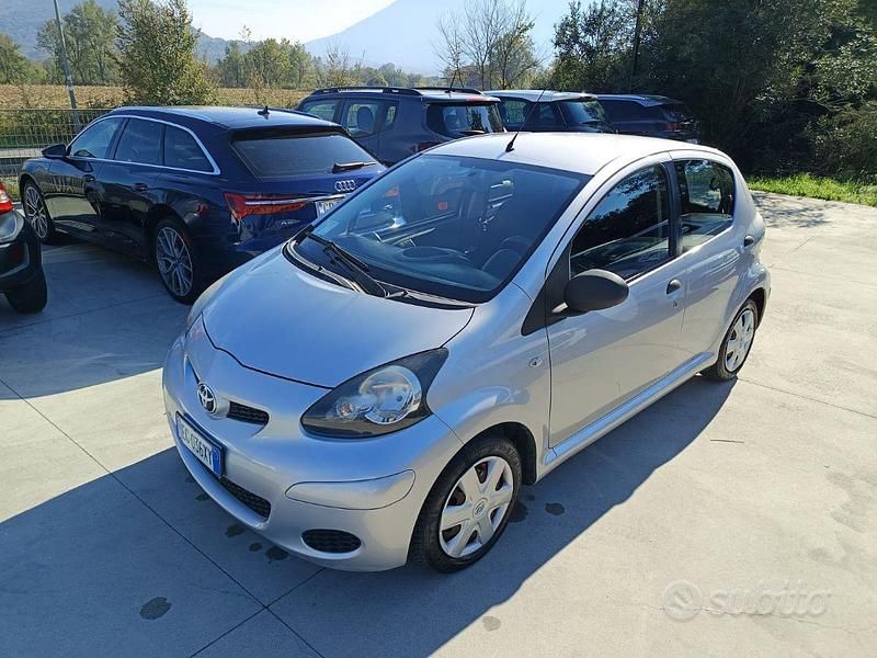 Usata Toyota Aygo 68 CV (50 kW) 2011 Utilitaria