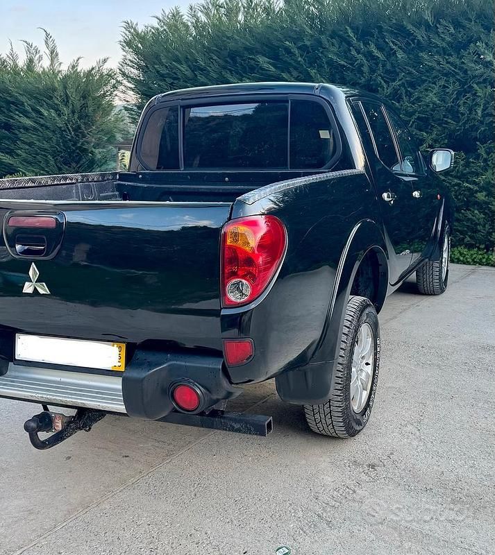 Usata Mitsubishi L200 136 CV (100 kW) 2007 Nero Pick-up