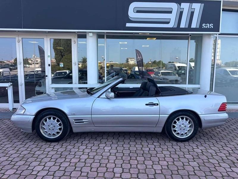 Begagnad Mercedes SL320 231 HK (169 kW) 1998 Silver Cab