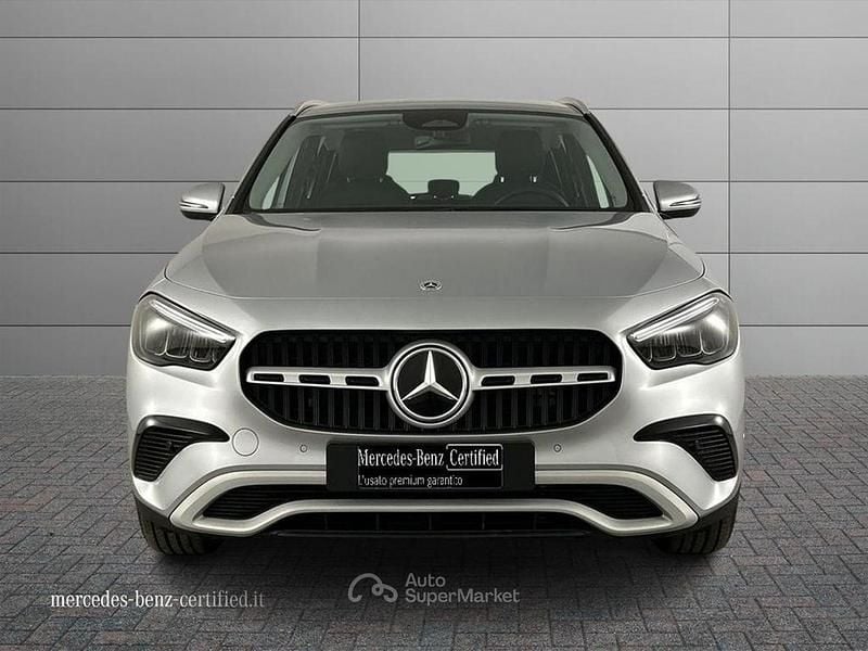 Käytetty Mercedes GLA180 Advanced 116 HP (85 kW) 2025 Hopea Katumaasturi