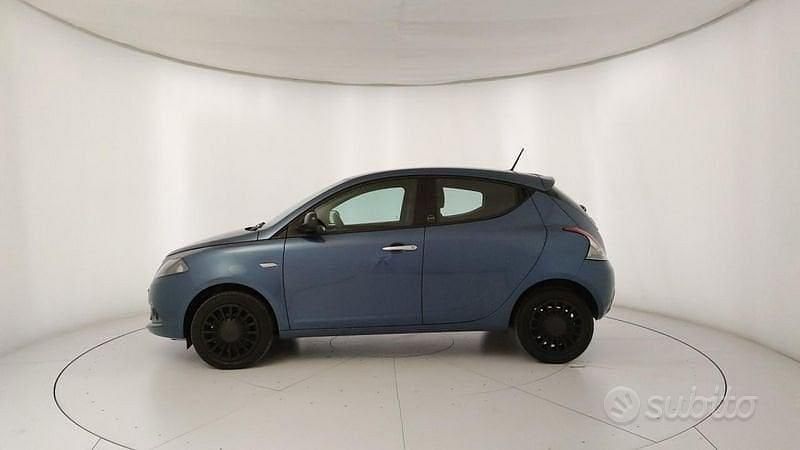 Usata Lancia Ypsilon Gold 69 CV (50 kW) 2021 Blu Utilitaria