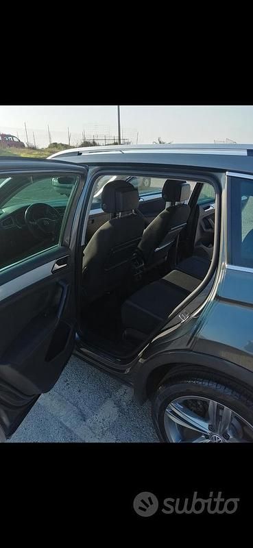 Usata VW Tiguan R-line 116 CV (85 kW) 2018 Grigio SUV