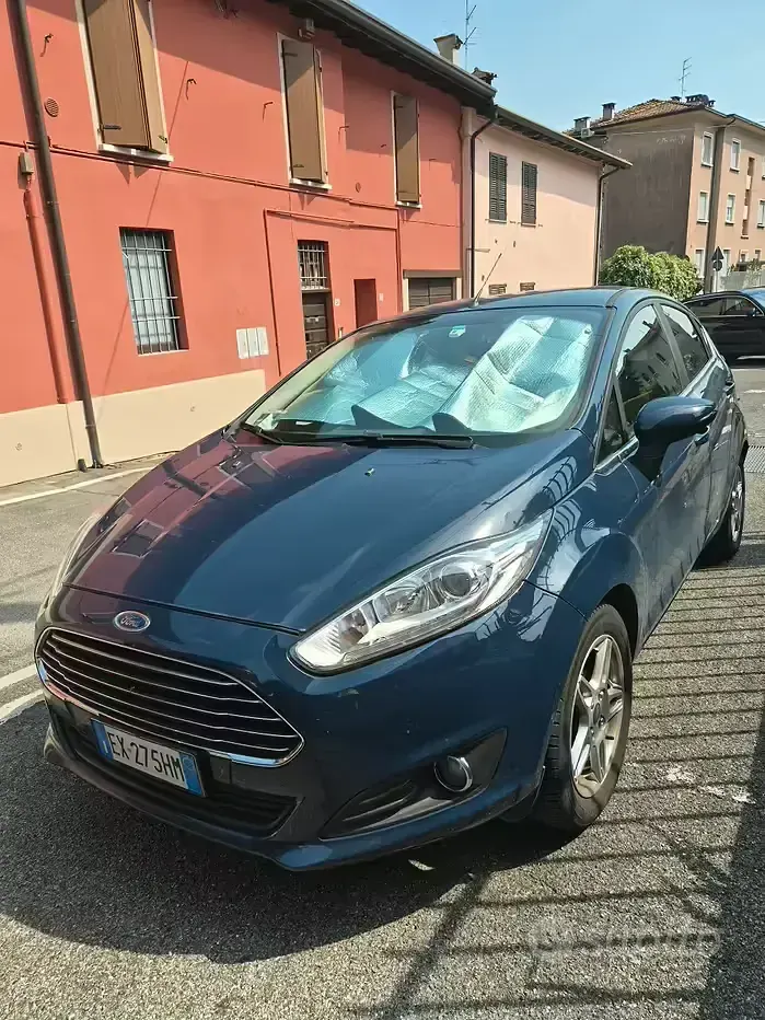 Usata Ford Fiesta 100 CV (73 kW) 2014 Bluazzurro Utilitaria