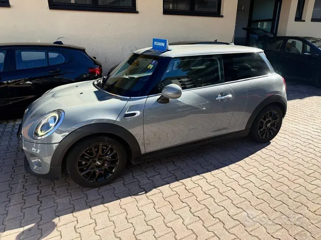 Usata Mini ONE 102 CV (75 kW) 2019 Grigio Utilitaria