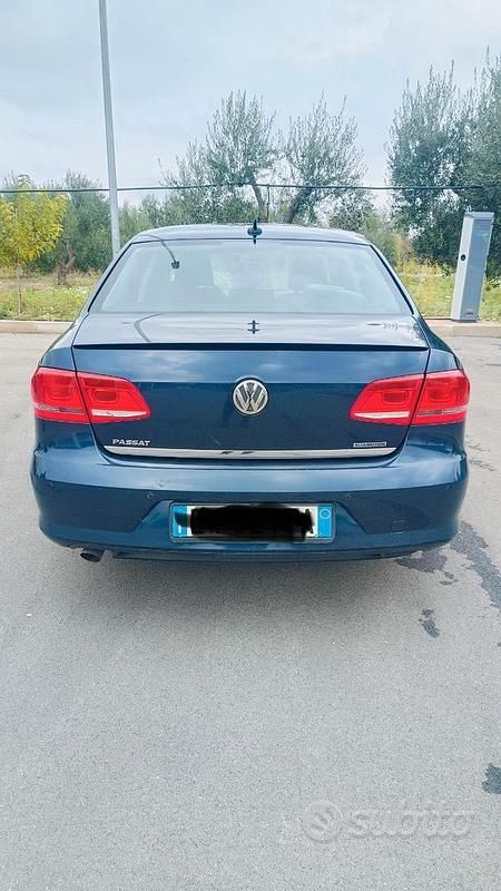 Usata VW Passat 105 CV (77 kW) 2014 Blu Berlina