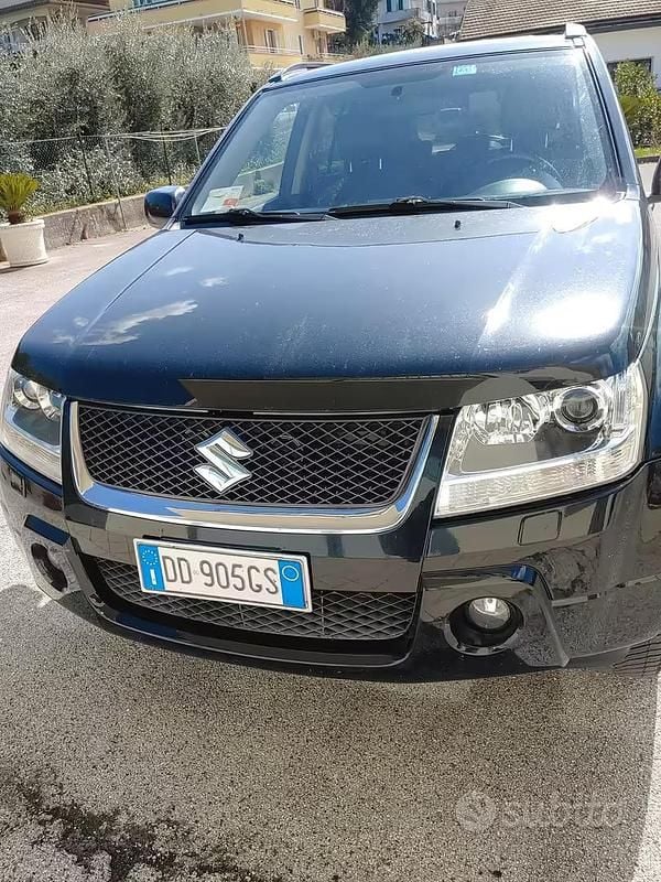 Usata Suzuki Grand Vitara 130 CV (95 kW) 2007 Rosso SUV