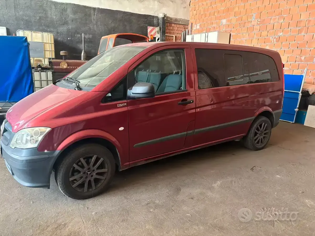 Usata Mercedes Vito 165 CV (121 kW) 2011 Rosso Furgone