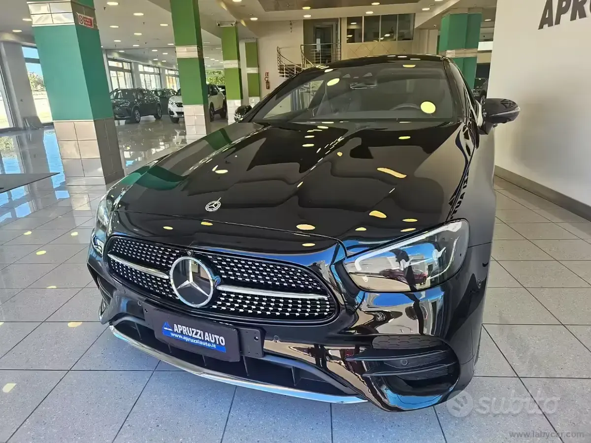 Usata Mercedes E300 Premium Plus 265 CV (194 kW) 2024 Nero Coupé