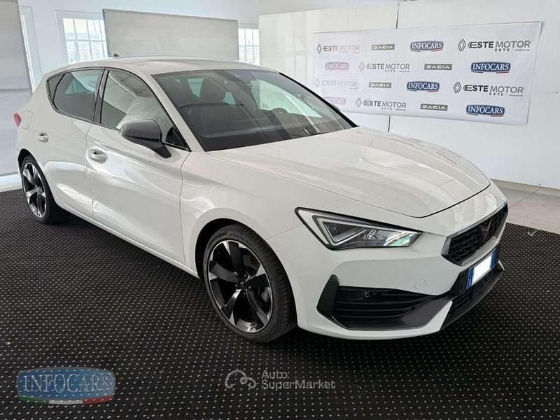 Usata Cupra Leon 150 CV (110 kW) 2024 Bianco metallizzato Berlina