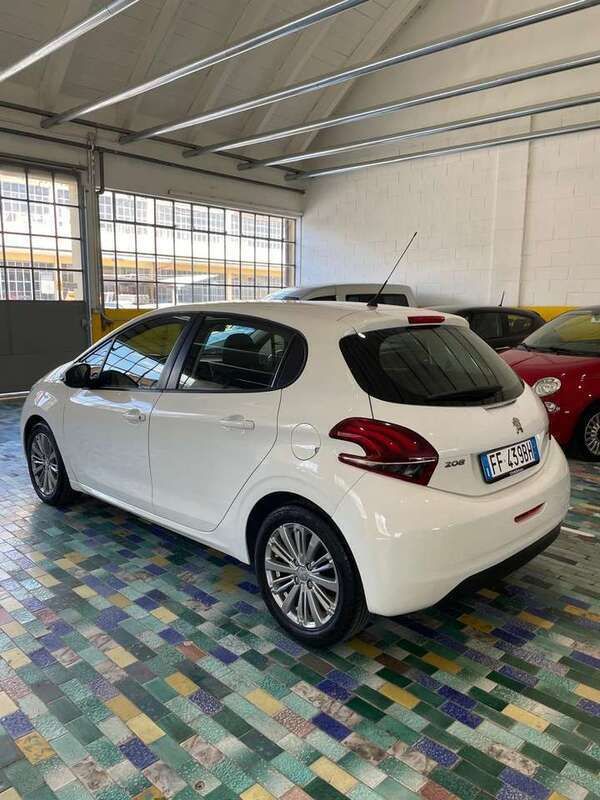 Other Usata 2016 Peugeot 208 Active Due volumi | 6900 € (Ottimo prezzo) - Immagine 1/4