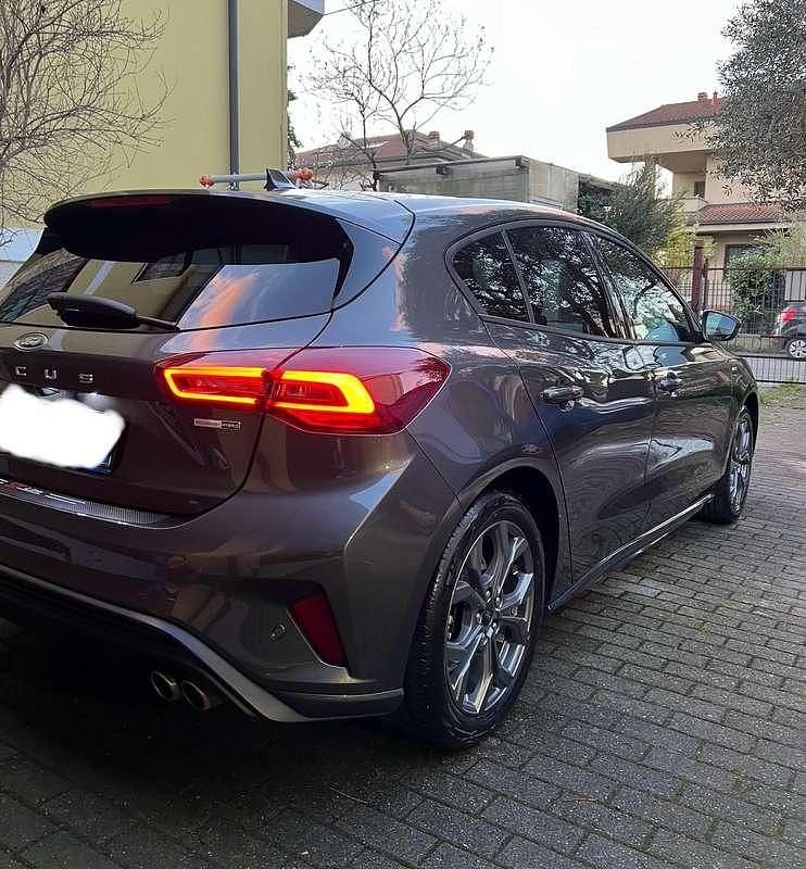 Usata Ford Focus ST-Line 125 CV (91 kW) 2022 Grigio Berlina