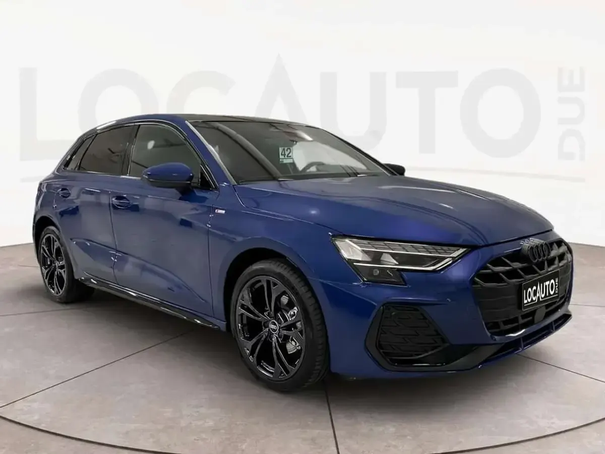 Nuova Audi A3 S-Line 150 CV (110 kW) 2025 Blu Berlina