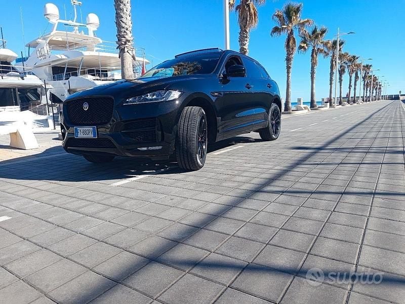 Nero Usata 2020 Jaguar F-Pace R-Sport SUV | 27.500 € (Buon prezzo) - Immagine 1/4