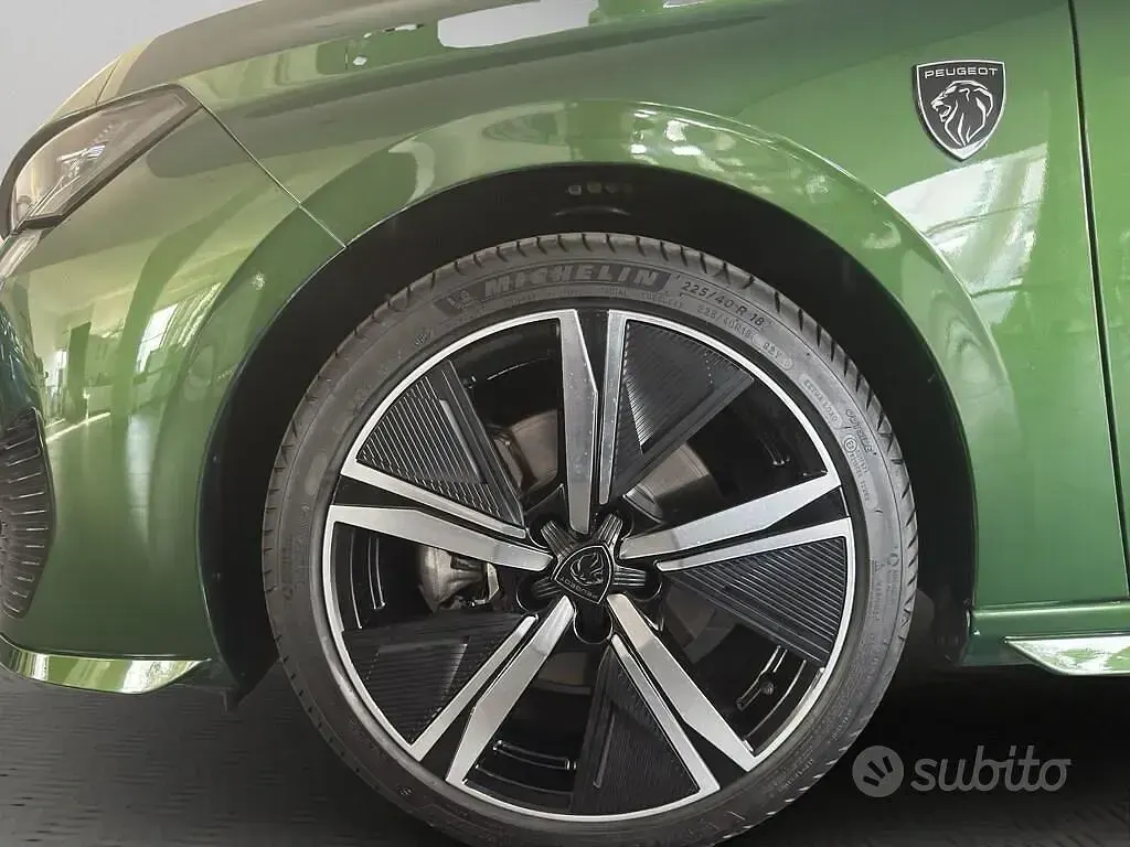 Usata Peugeot 308 GT 131 CV (96 kW) 2024 Verde Berlina