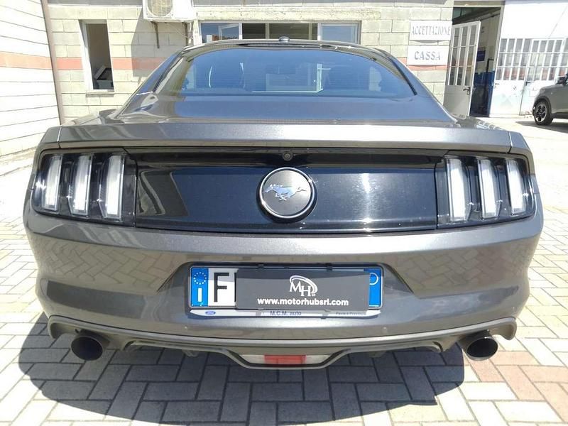 Usata Ford Mustang Fastback 317 CV (233 kW) 2018 Grigio Coupé