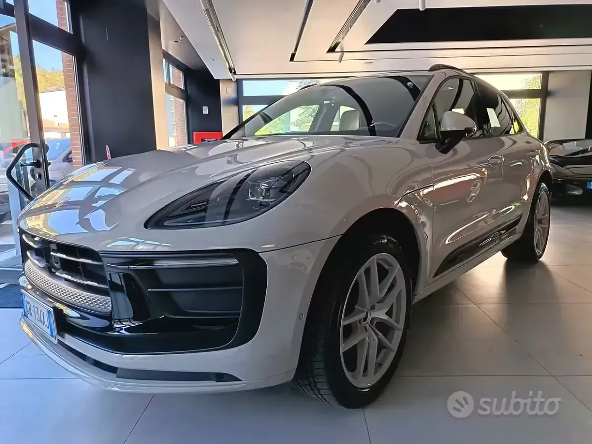 Usata Porsche Macan 265 CV (194 kW) 2023 Grigio SUV