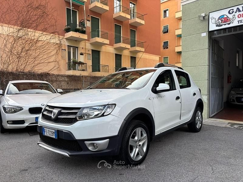 Usata Dacia Sandero Stepway 90 CV (66 kW) 2016 Bianco Berlina