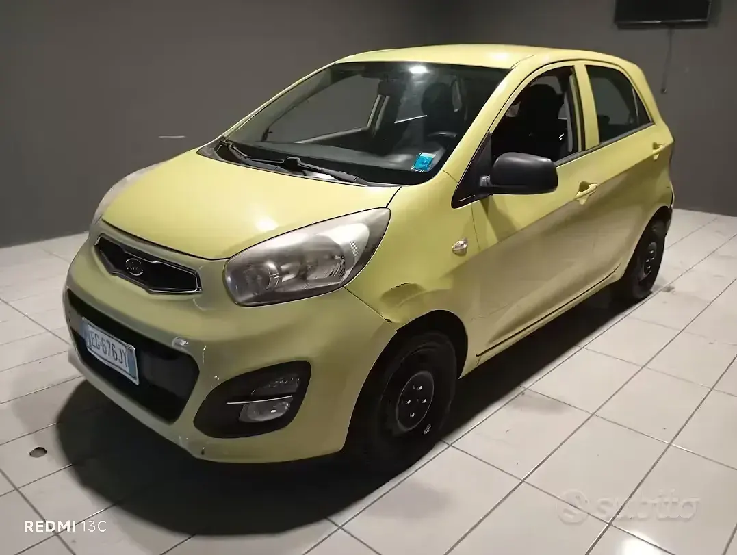 Usata Kia Picanto Style 69 CV (50 kW) 2011 Giallo Utilitaria