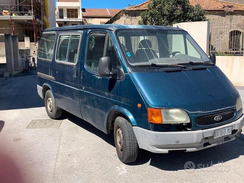 Usata 2000 Ford Transit Monovolume | 3200 € - Immagine 1/4