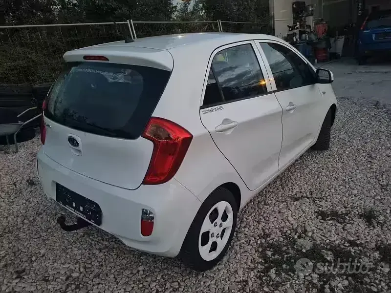 Usata Kia Picanto 69 CV (50 kW) 2014 Utilitaria