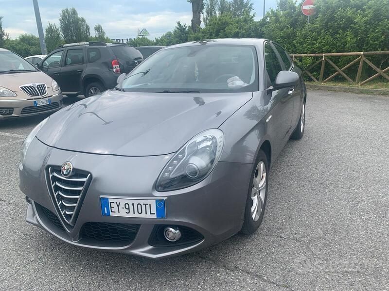 Usata Alfa Romeo Giulietta 105 CV (77 kW) 2015 Grigio Utilitaria