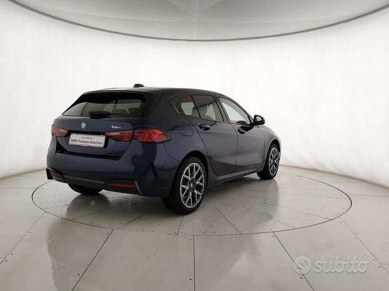 Ny BMW 118 150 HK (110 kW) 2025 Blå Halvkombi
