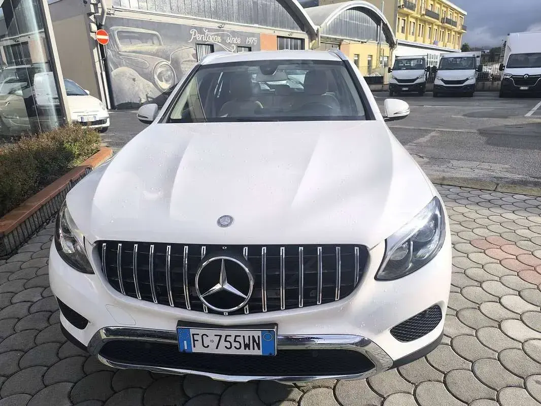 Usata Mercedes GLC250 204 CV (150 kW) 2016 Bianco SUV