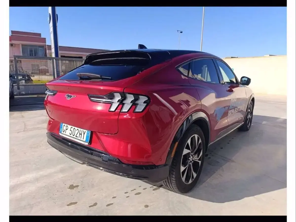 Usata Ford Mustang Mach-E Extended Range 258 kW (351 CV) 2023 Rapid red SUV