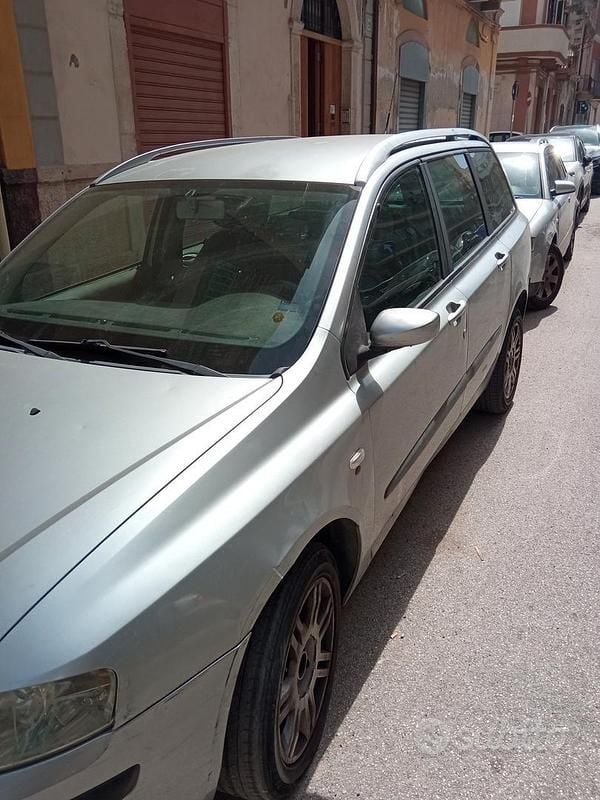 Usata Fiat Stilo 80 CV (58 kW) 2005 Grigio Station wagon
