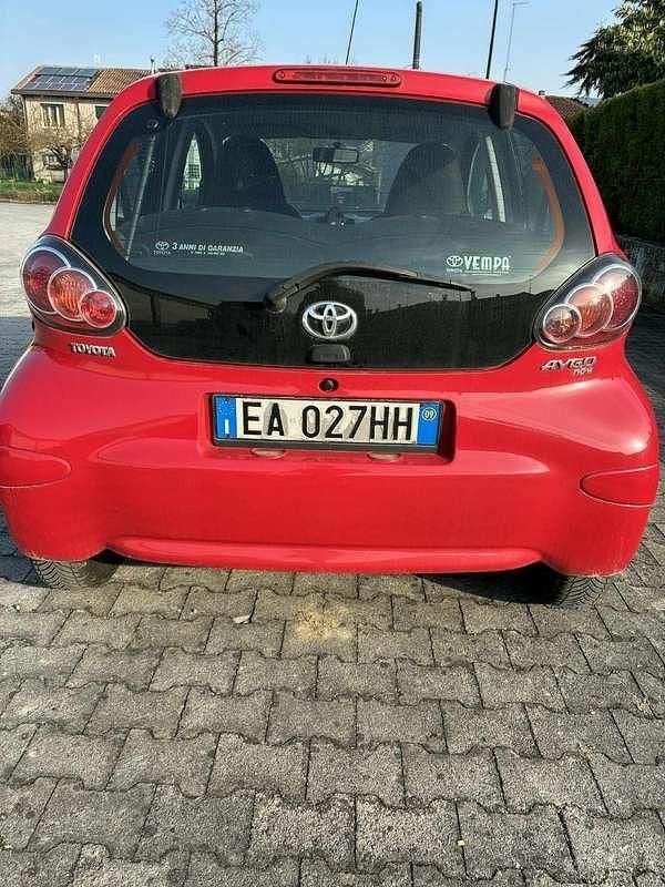 Usata Toyota Aygo Connect Style 68 CV (50 kW) 2010 Utilitaria