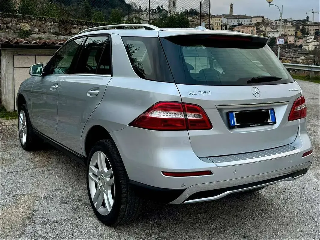 Usata Mercedes ML350 258 CV (189 kW) 2011 Argento SUV