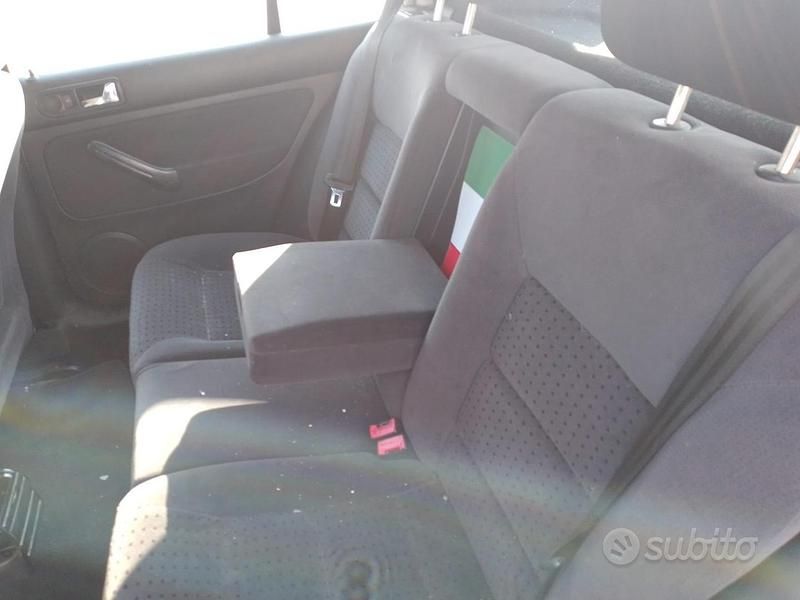 Usata VW Golf IV 110 CV (80 kW) 2002 Grigio Berlina