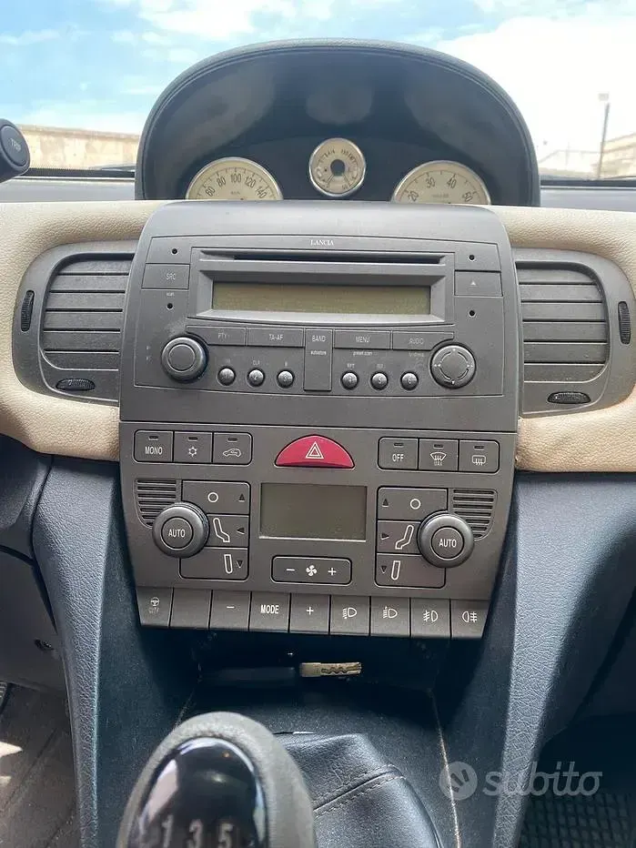 Usata Lancia Ypsilon 69 CV (50 kW) 2005 Grigio Utilitaria