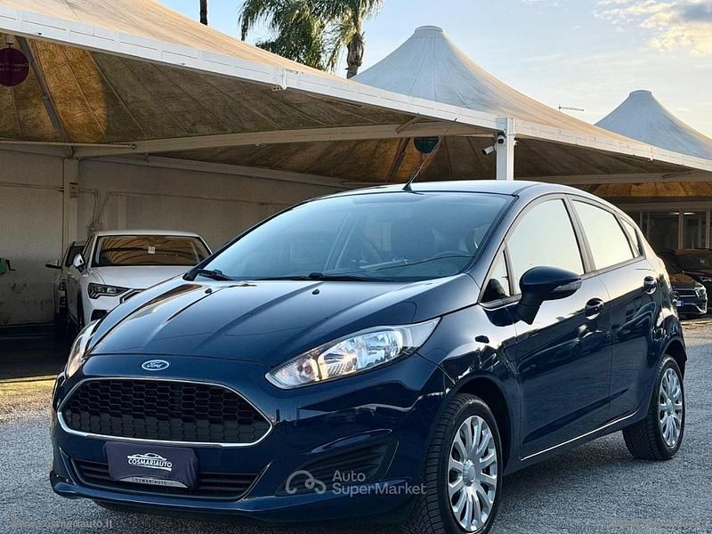 Usata Ford Fiesta 95 CV (69 kW) 2016 Blu Berlina
