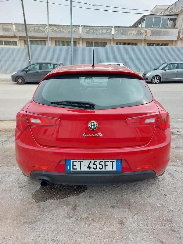 Usata Alfa Romeo Giulietta Exclusive 170 CV (125 kW) 2013 Rosso Utilitaria