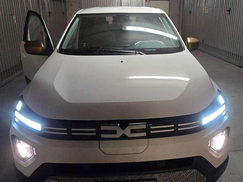 Usata Dacia Spring Expression 19 kW (26 CV) 2025 Bianco Utilitaria