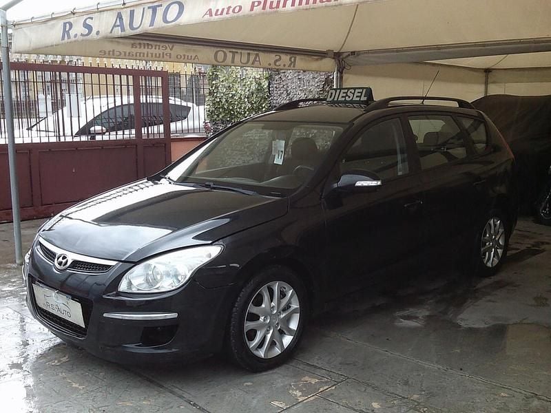 Nero Usata 2009 Hyundai i30 Station wagon | 1499 € - Immagine 1/4