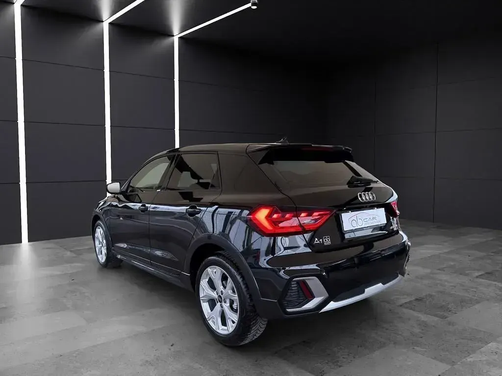 Usata Audi A1 110 CV (80 kW) 2022 Nero SUV