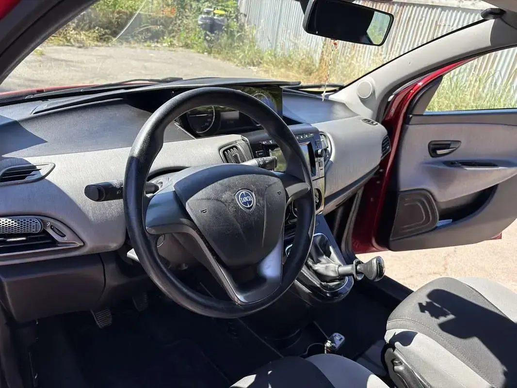 Usata Lancia Ypsilon Gold 86 CV (63 kW) 2013 Utilitaria