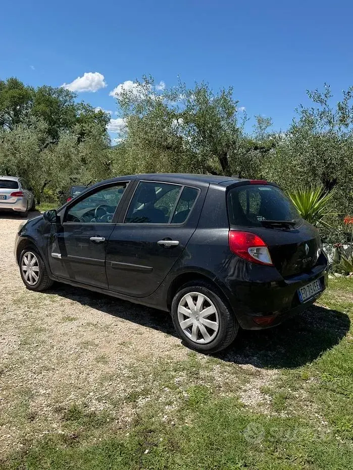 Usata Renault Clio IV Dynamique 75 CV (55 kW) 2012 Nero Berlina