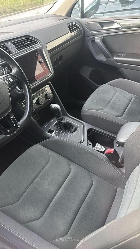 Usata VW Tiguan 150 CV (110 kW) 2019 Gray SUV