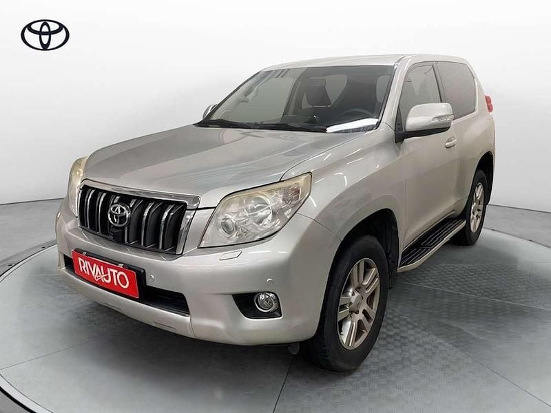 Argento Usata 2010 Toyota Land Cruiser SUV | 18.900 € (Buon prezzo) - Immagine 1/4