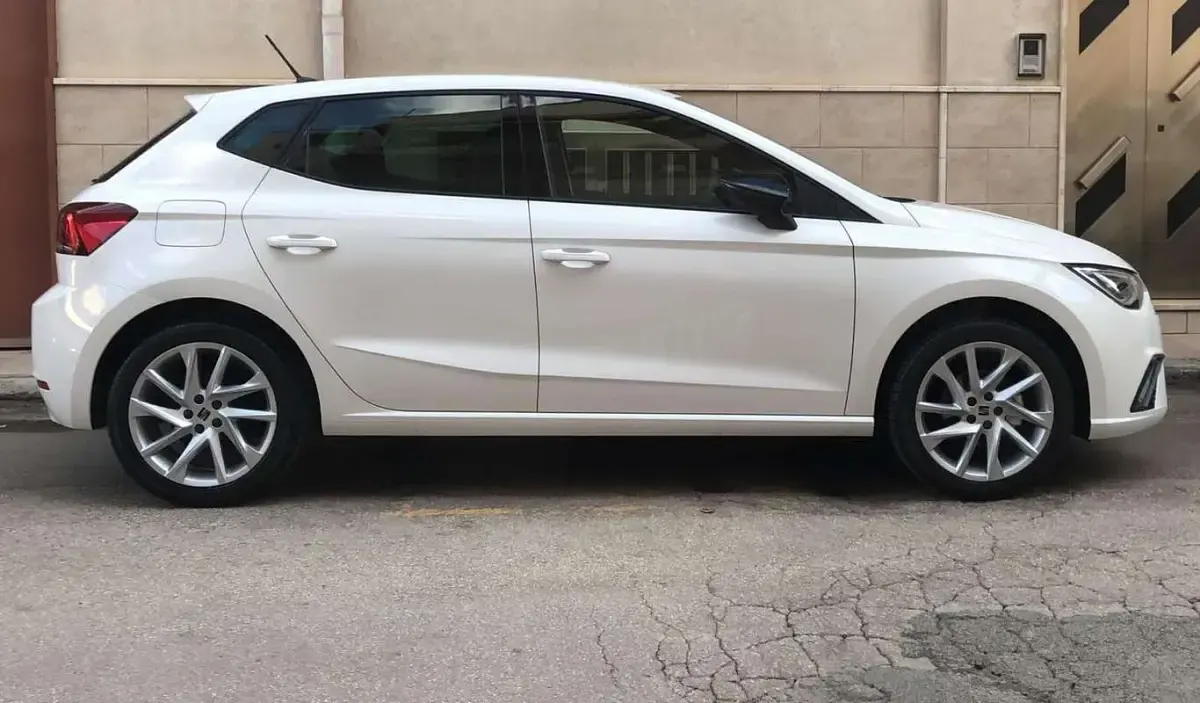 Usata Seat Ibiza FR 90 CV (66 kW) 2022 Bianco Utilitaria